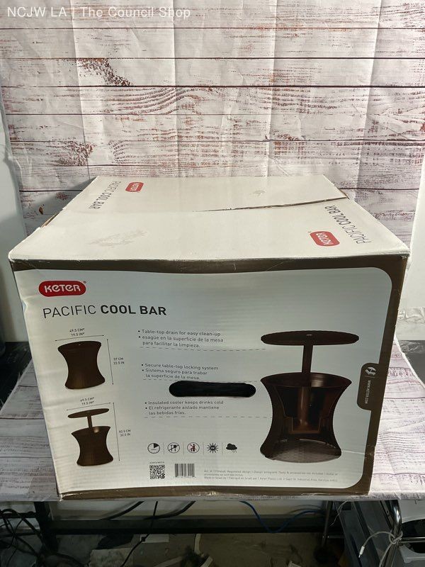New Open Box Keter Pacific Cool Bar Outdoor Patio Furniture & Hot Tub Side Table
