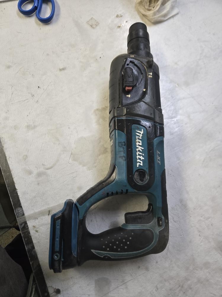 MAKITA XRH04 (G69006202)