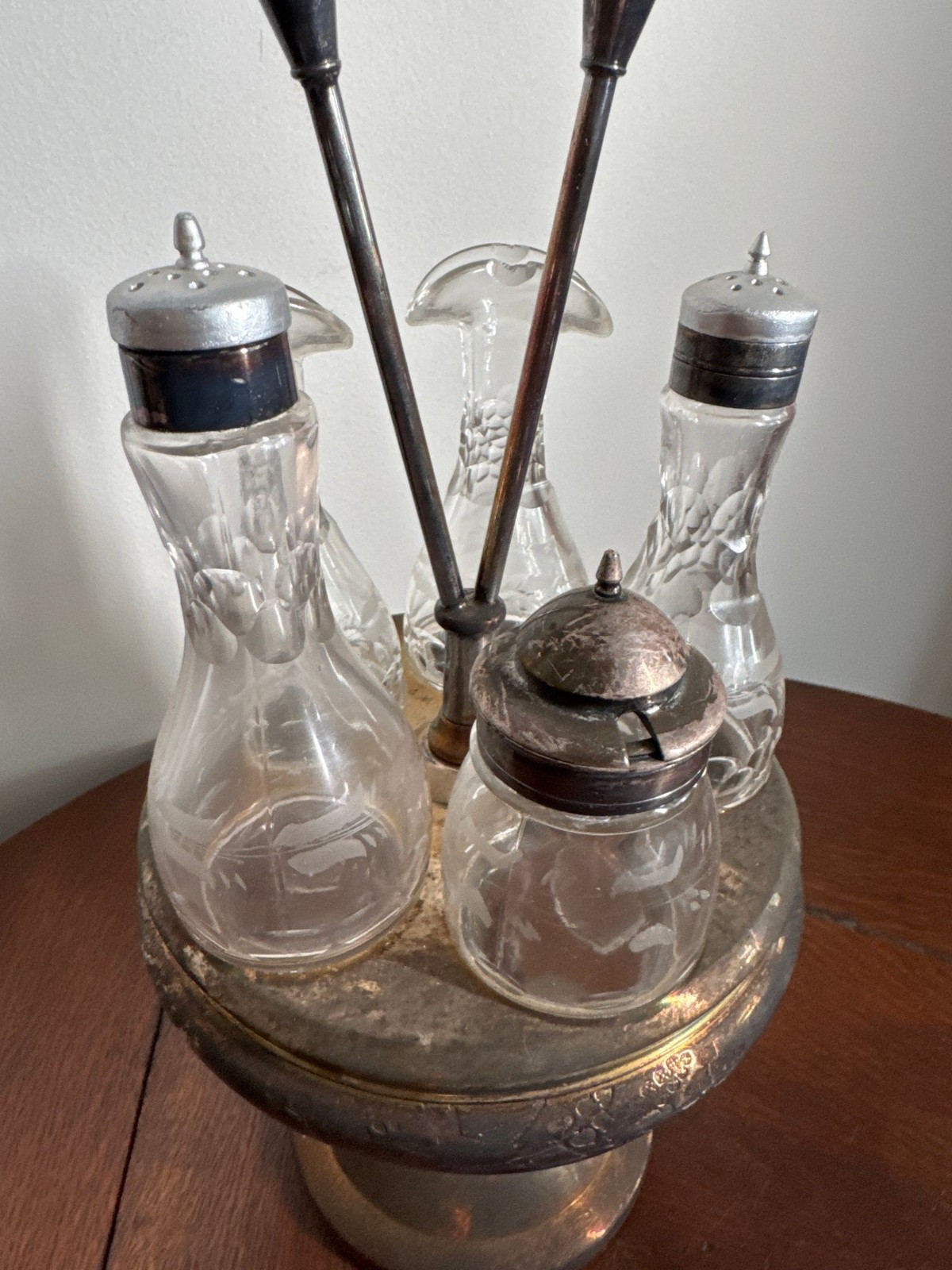 Antique Meriden Silverplate Condiment Cruet Set 5 Bottles Victorian