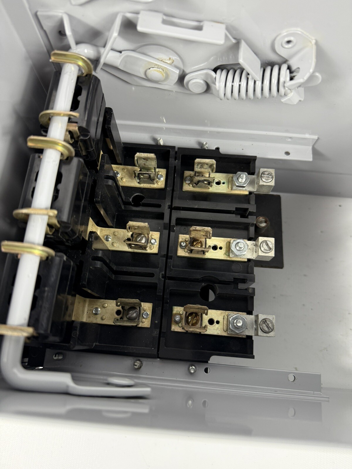 BOS16421 ITE Siemens 30 Amp 240V 3P 4 Wire Fusible Bus Plug BD Switch, 30A BOS