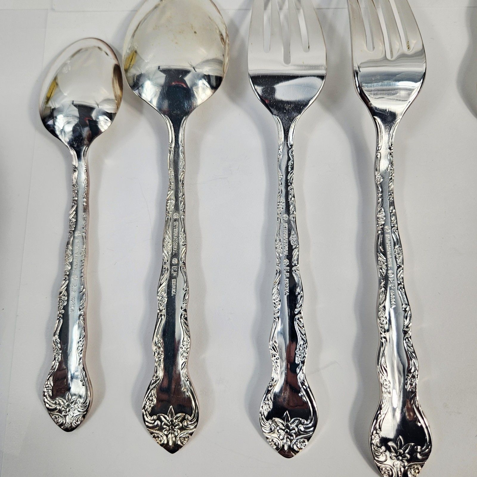 66 pc International Silverplate Abbey Rose Full Service for 12 + 6 Serving Korea