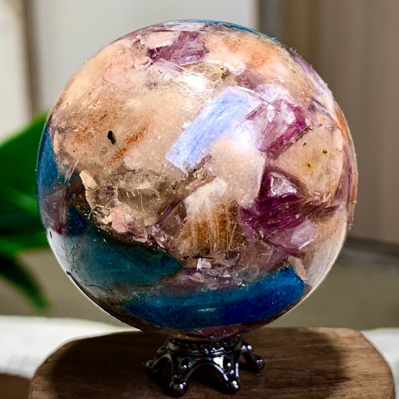 152G Natural Blue Aptite +Sun Stone purple lepidolite Sphere mineral sample