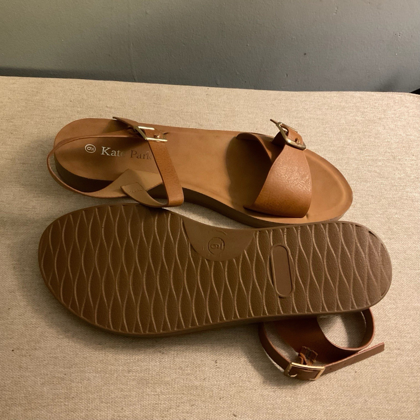 Kate Park Brown Strappy Flat Buckle Sandals Women’s Size 9 NWOB
