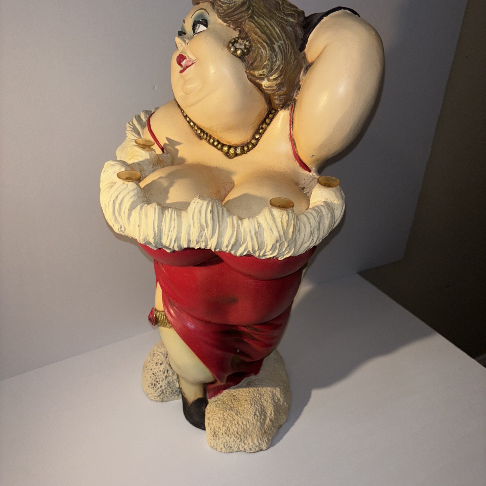 BUTLER BORDELLO LADY IN RED STATUE ROBUST GOSLING BIG BOOBS LARGE BIG FAT PLUMP