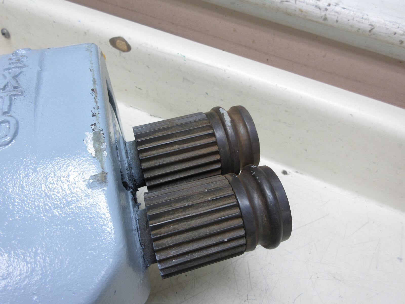 Pexto 0585H Sheet Metal Beading & Crimping Machine w/ Bench Mount Used