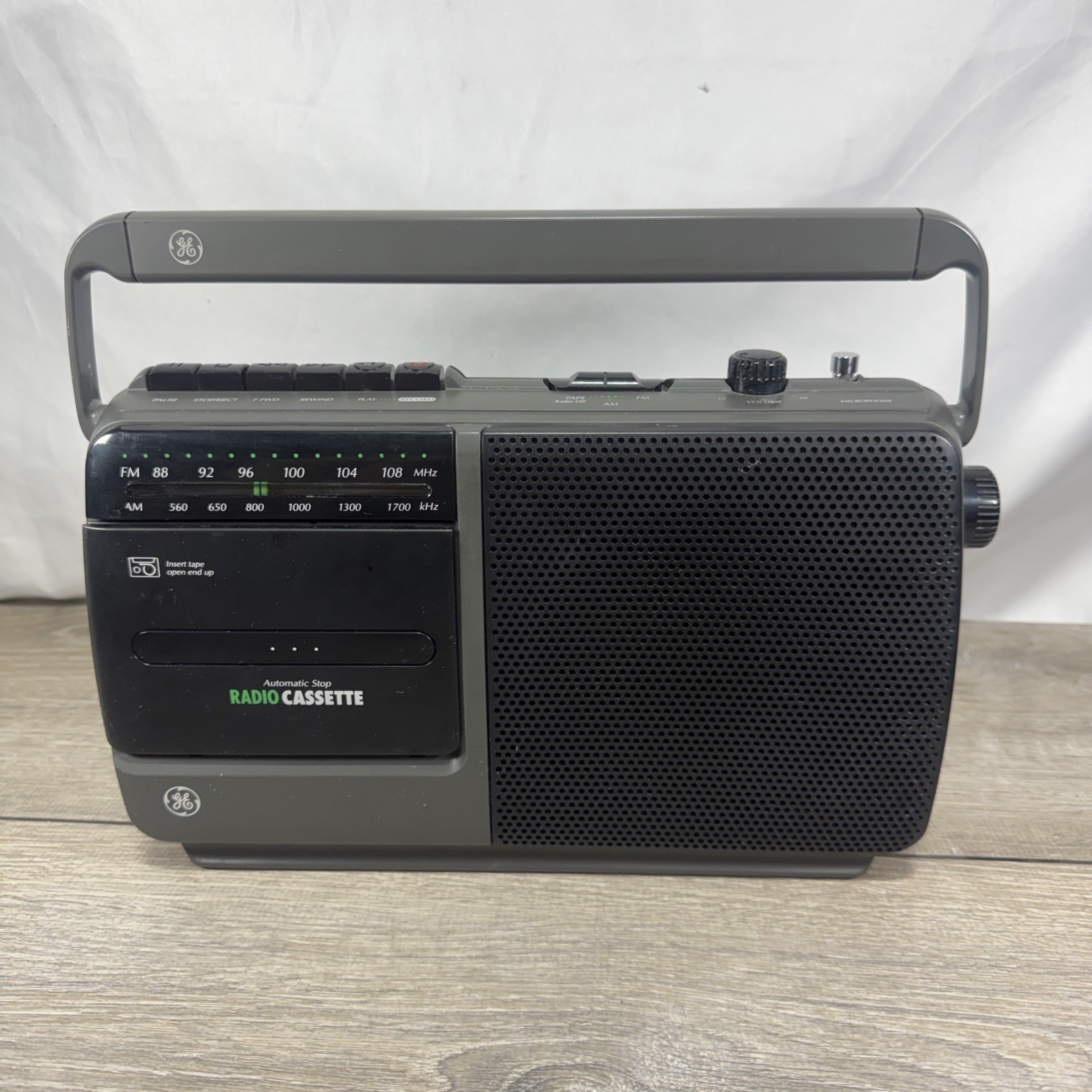 Vintage GE General Electric AM/FM Radio Cassette Player Model 3-5264A Works