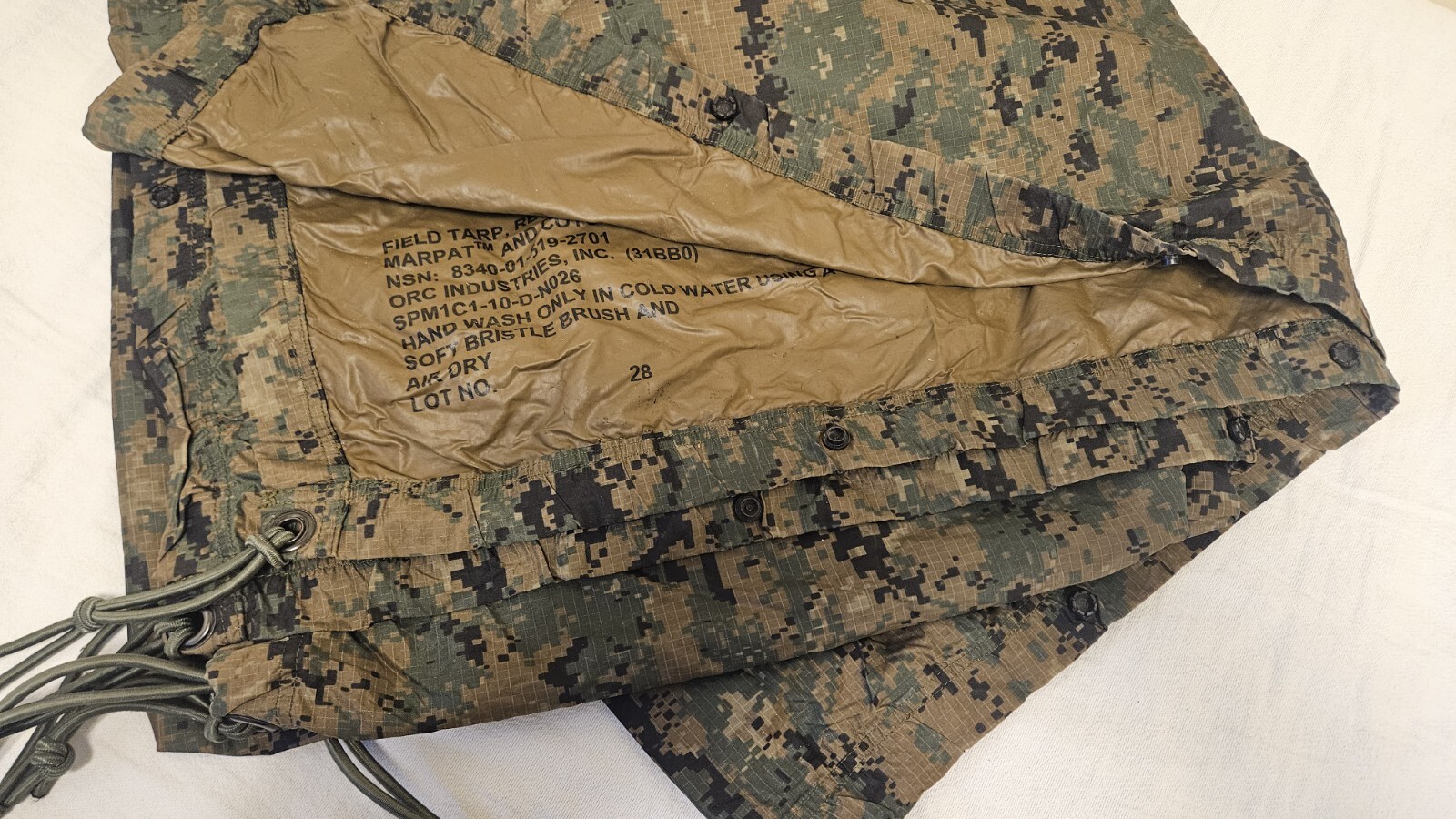 GOOD Condition Tarp Military tarpaulin Shelter USMC MARPAT Camo Reversible USGI