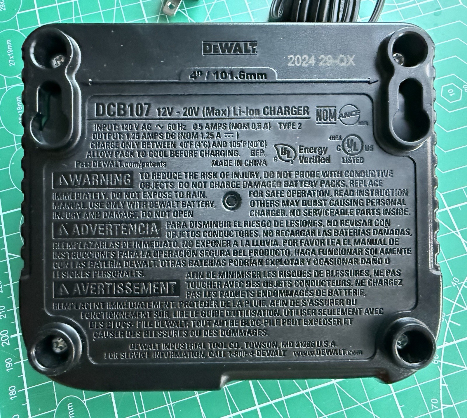 DEWALT-20V Pruner Shear KIT w/Battery, Charger & FREE TOOL BAG #DCPR320D1