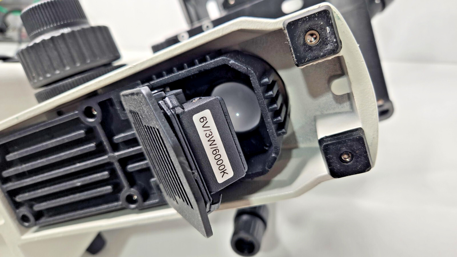 Motic BA210E LED Compound Binocular Microscope with 4X/0.10 Objective Tested