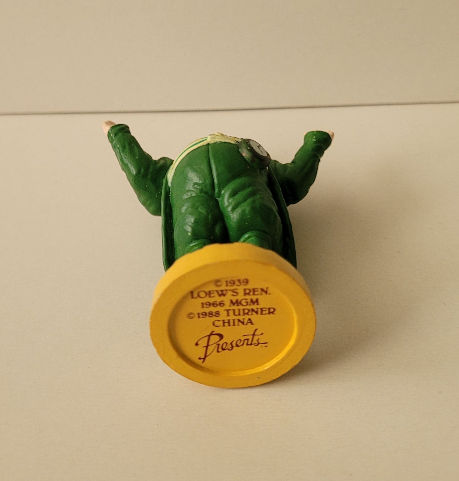 WIZARD of OZ MUNCHKIN Land MAYOR Loew's Ren PVC 3" Figure Turner Presents 1988