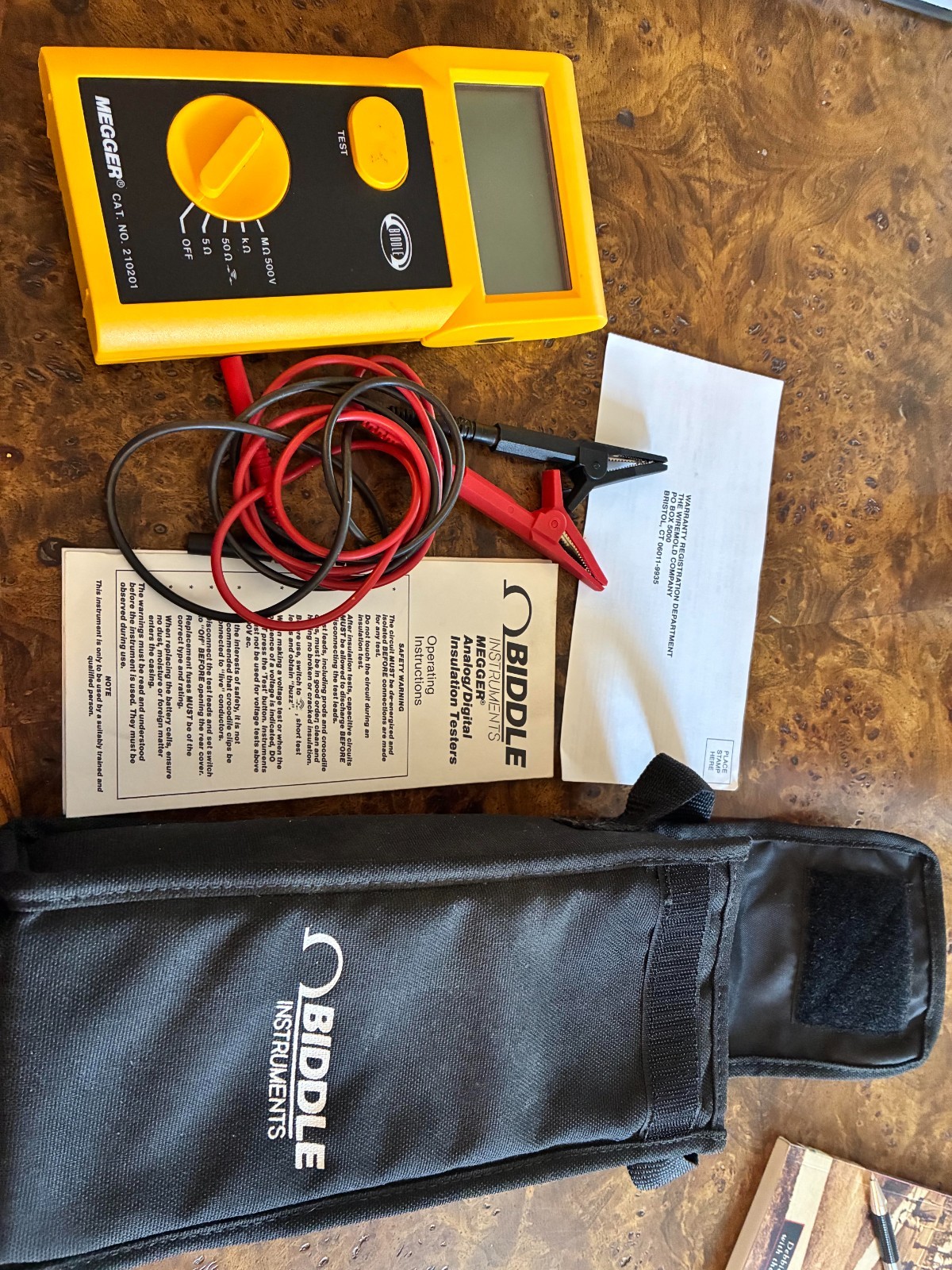 BIDDLE INSTRUMENTS 210201 MEGGER W/CASE, LEADS AND MANUAL - WILL NOT POWER ON