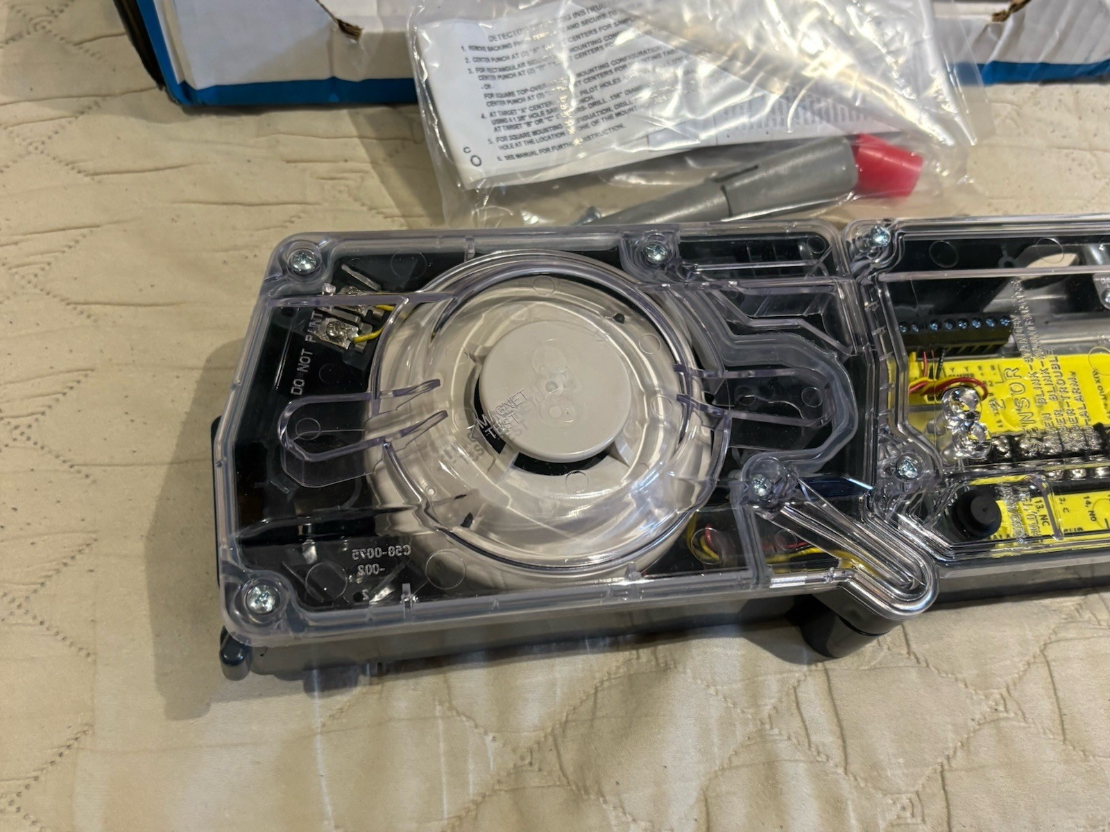 System Sensor D4120 4 Wire Photoelectric Duct Smoke Detector NEW DAMAGED BOX