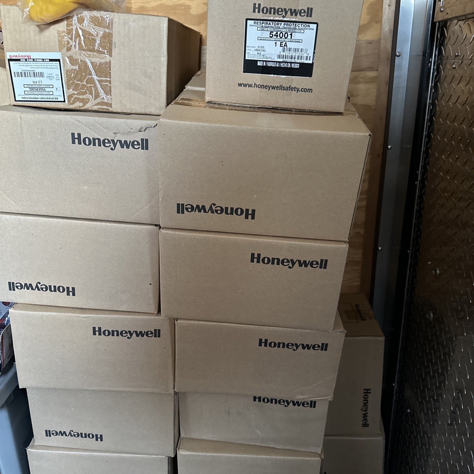 Honeywell 54001 M/L Full Facepiece Respirator Series 5400 New In Box