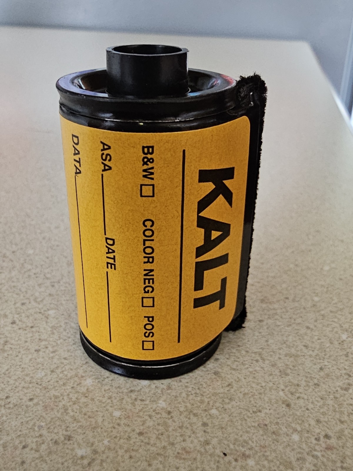 **NEW** 35mm Kalt Brand Reloadable Film Cassette Metal Snap Cap - New Old Stock