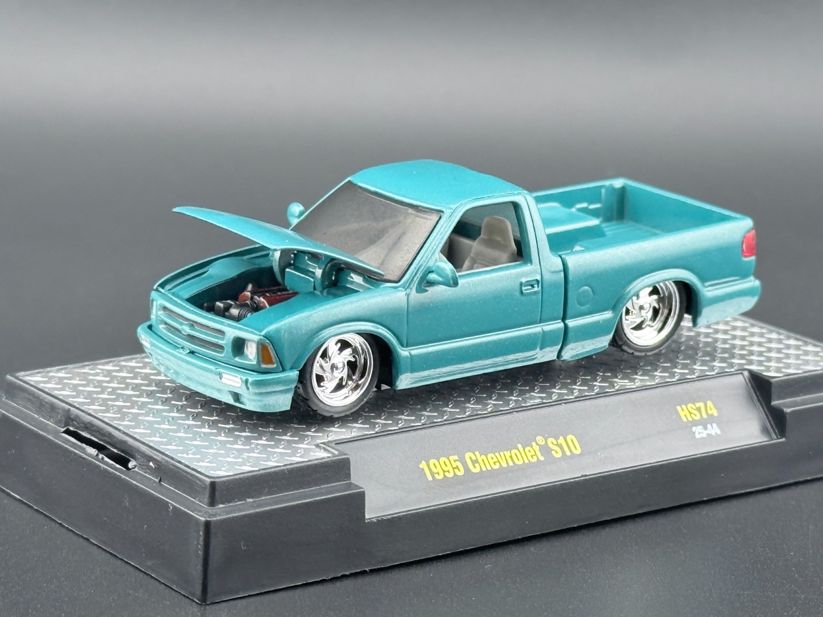 M2 1995 Chevrolet S10 Custom Hobby Exclusive 31500-HS74 1/64
