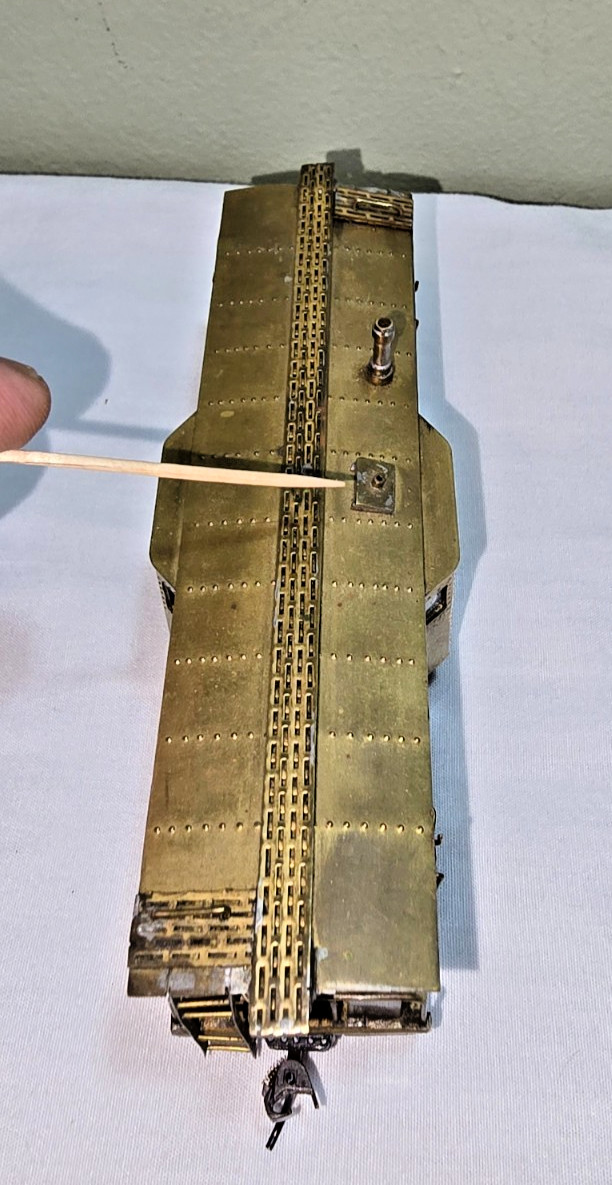 Vintage HO Gauge Unpainted Brass Metal Bay Window Caboose Knuckle Couplers READ