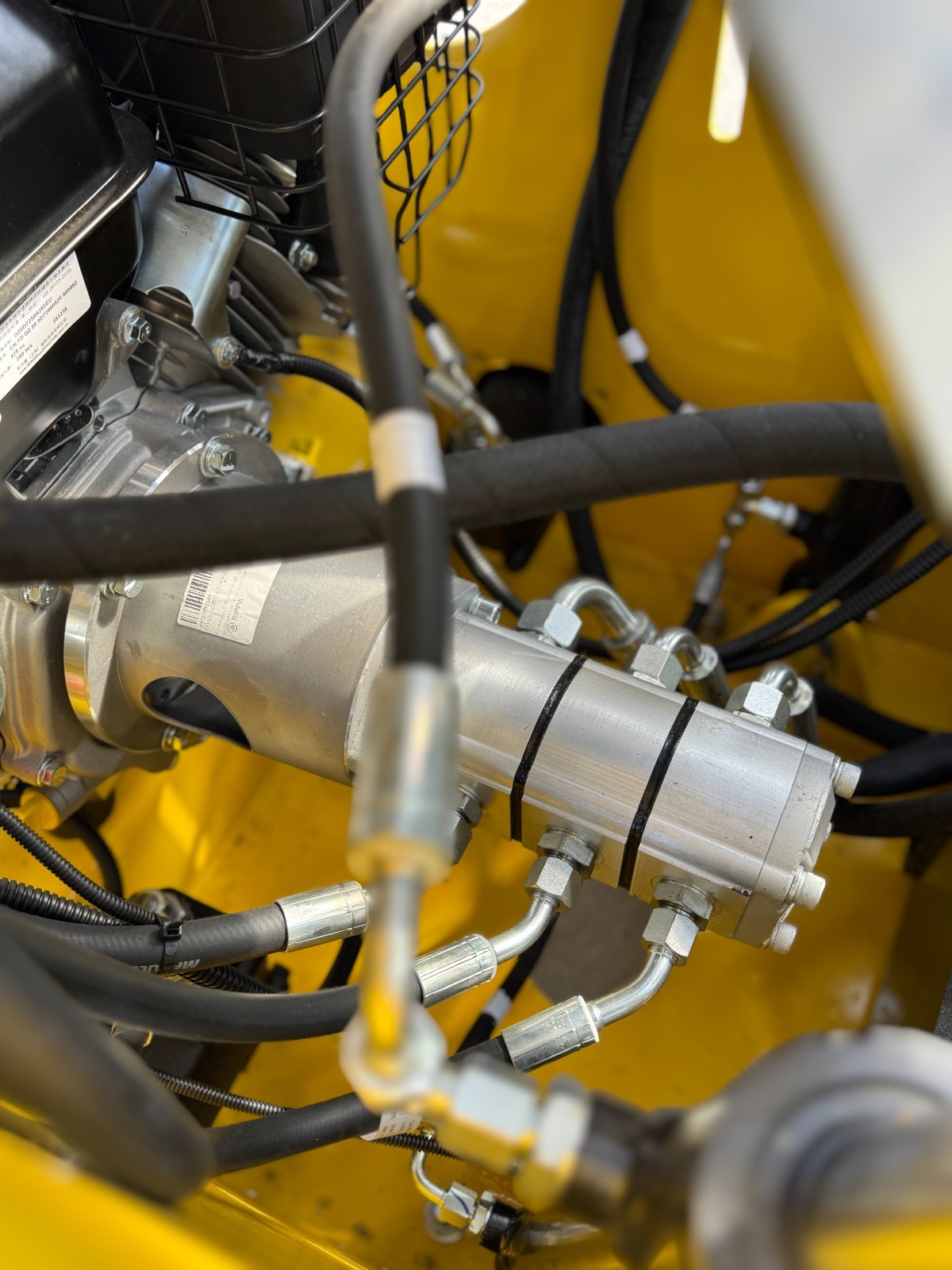 Mini Skid Steer NEW 2025 RIPPA Track Loader 13.5 HP Gas Rato Engine + Bucket