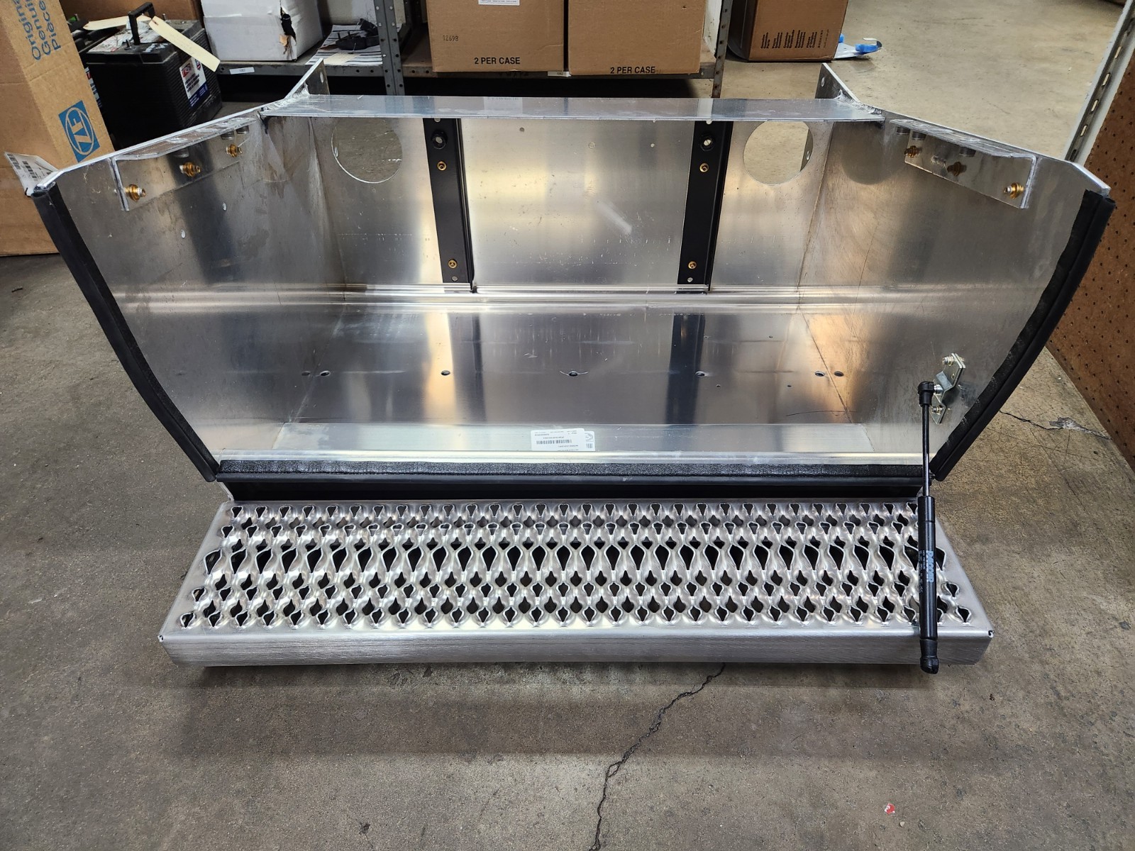 N10-6183-004 OEM Paccar Peterbilt Battery Box PB579 NEW