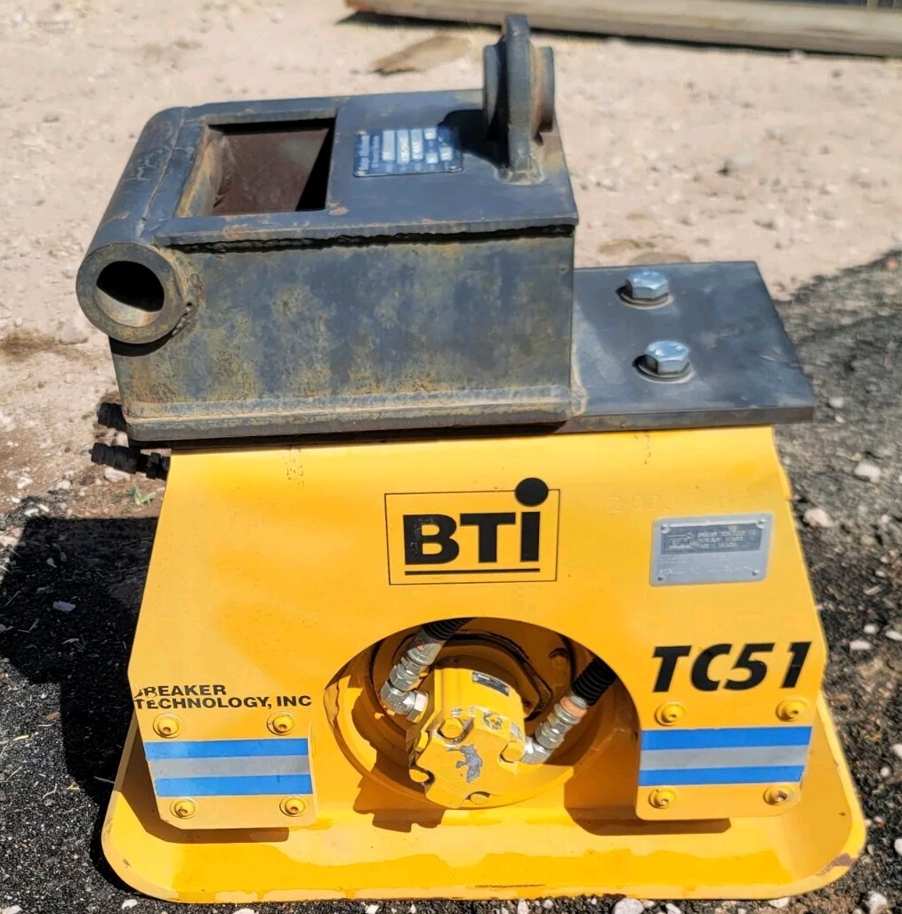 TC51 Breaker Technology Inc Hydraulic Compactor W/ Badger Attachment