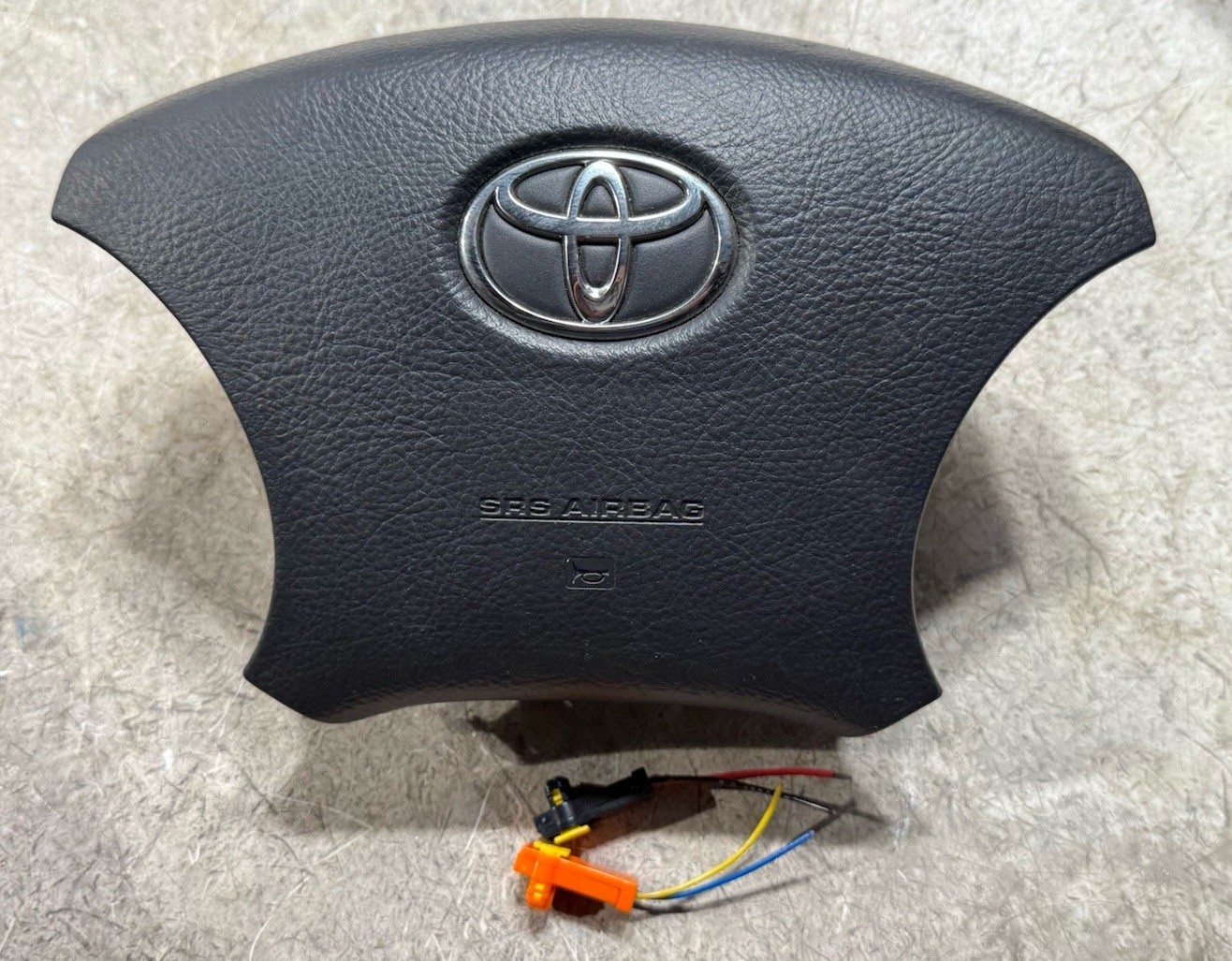 2005 - 2011 TOYOTA TACOMA AIRBAG STEERING WHEEL AIRBAG WITH AUDIO CONTROL & VIN