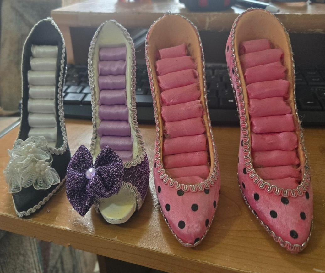 Lot of 4 High Heel Shoe Ring Holders Jewelry Display Fabric Heels Vanity Decor