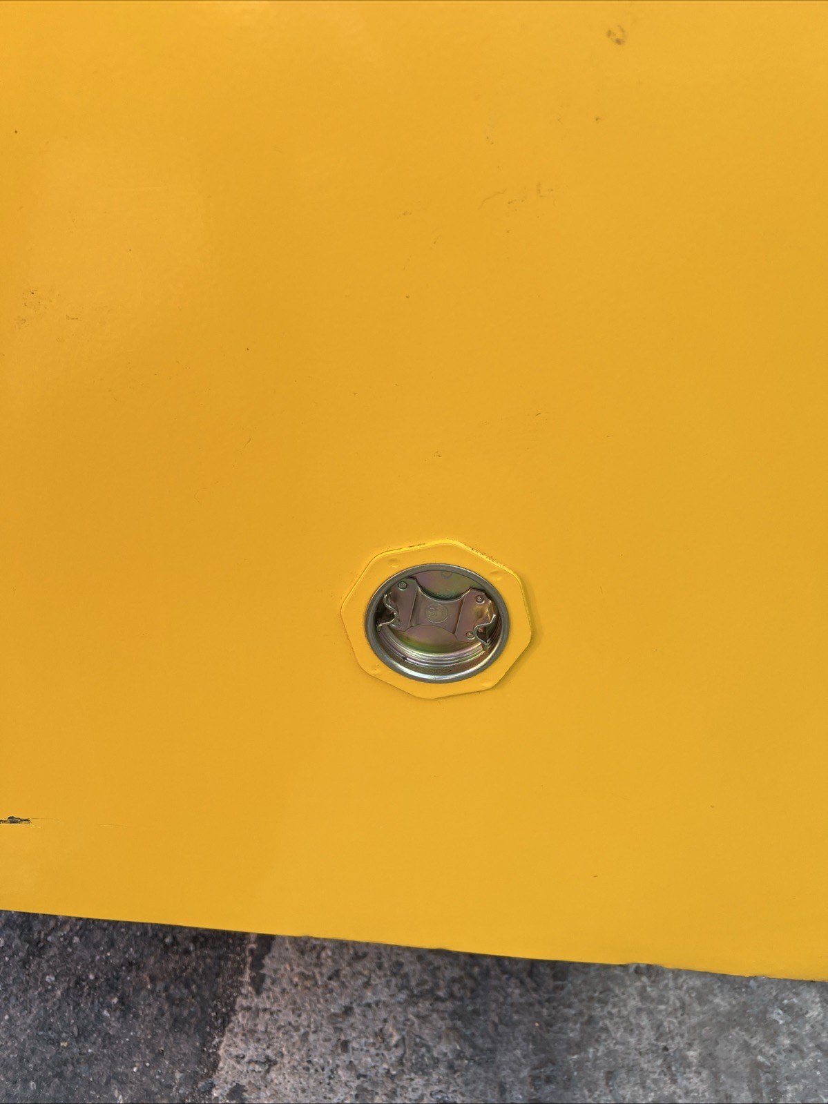 Edsal 22 gal Steel Freestanding Flammable Safety Storage Cabinet