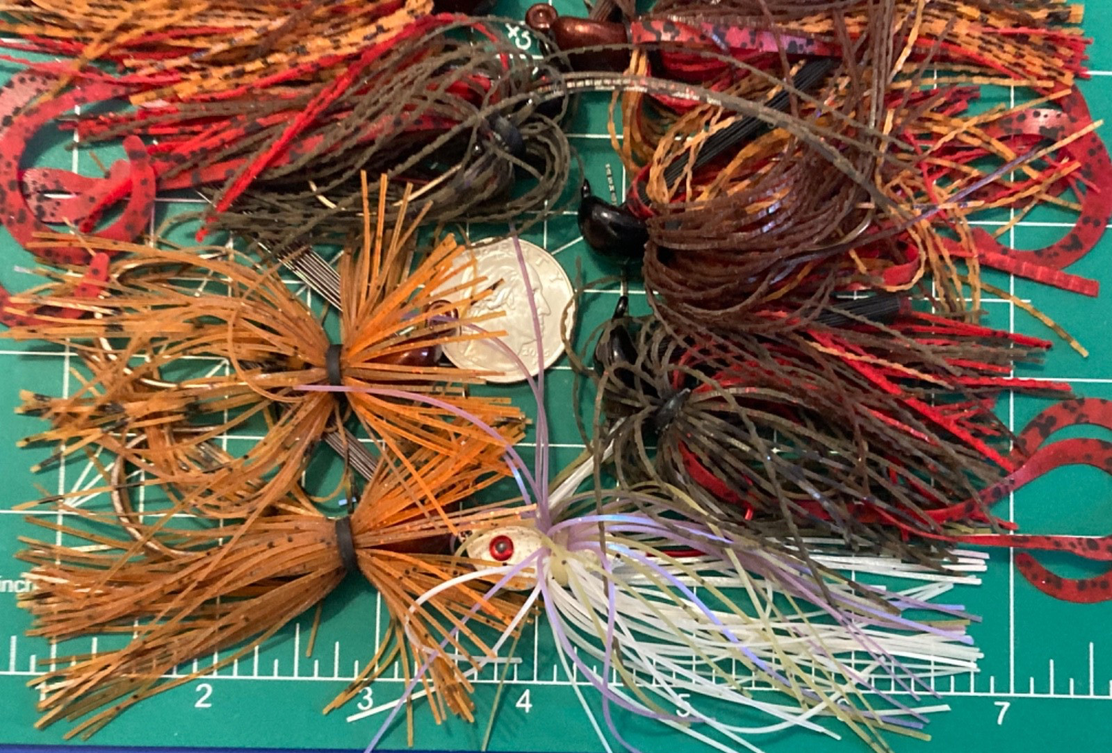 LOT 10 FINESSE JIGS BASS FISHING LURES WEEDLESS JIGS SOME NEW MIX COLORS WEIGHTS