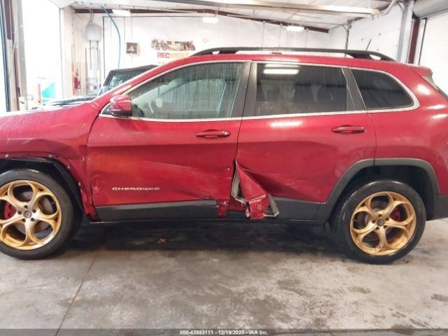 (LOCAL PICKUP ONLY) Trunk/Hatch/Tailgate With Rear View Camera Fits 14-18 CHEROK