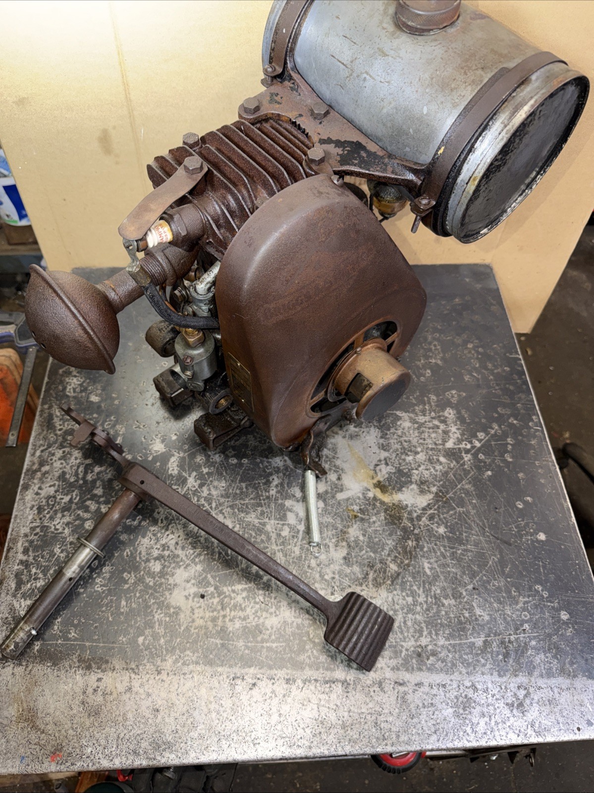 Antique Briggs & Stratton Model H Kick Start Aircooled Engine