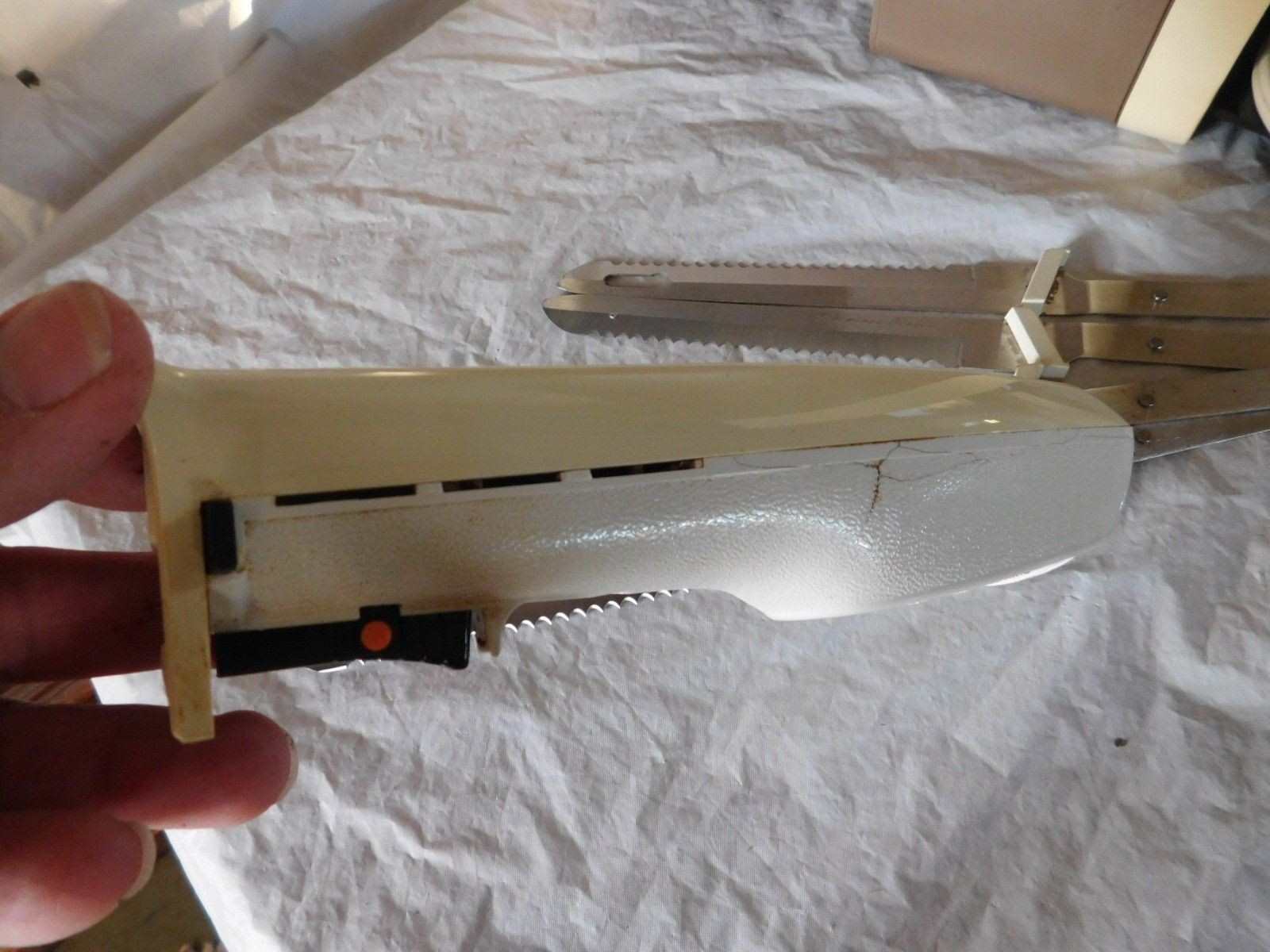 vintage Black & Decker spacemaker spacesaver electric knife undercounter kitchen