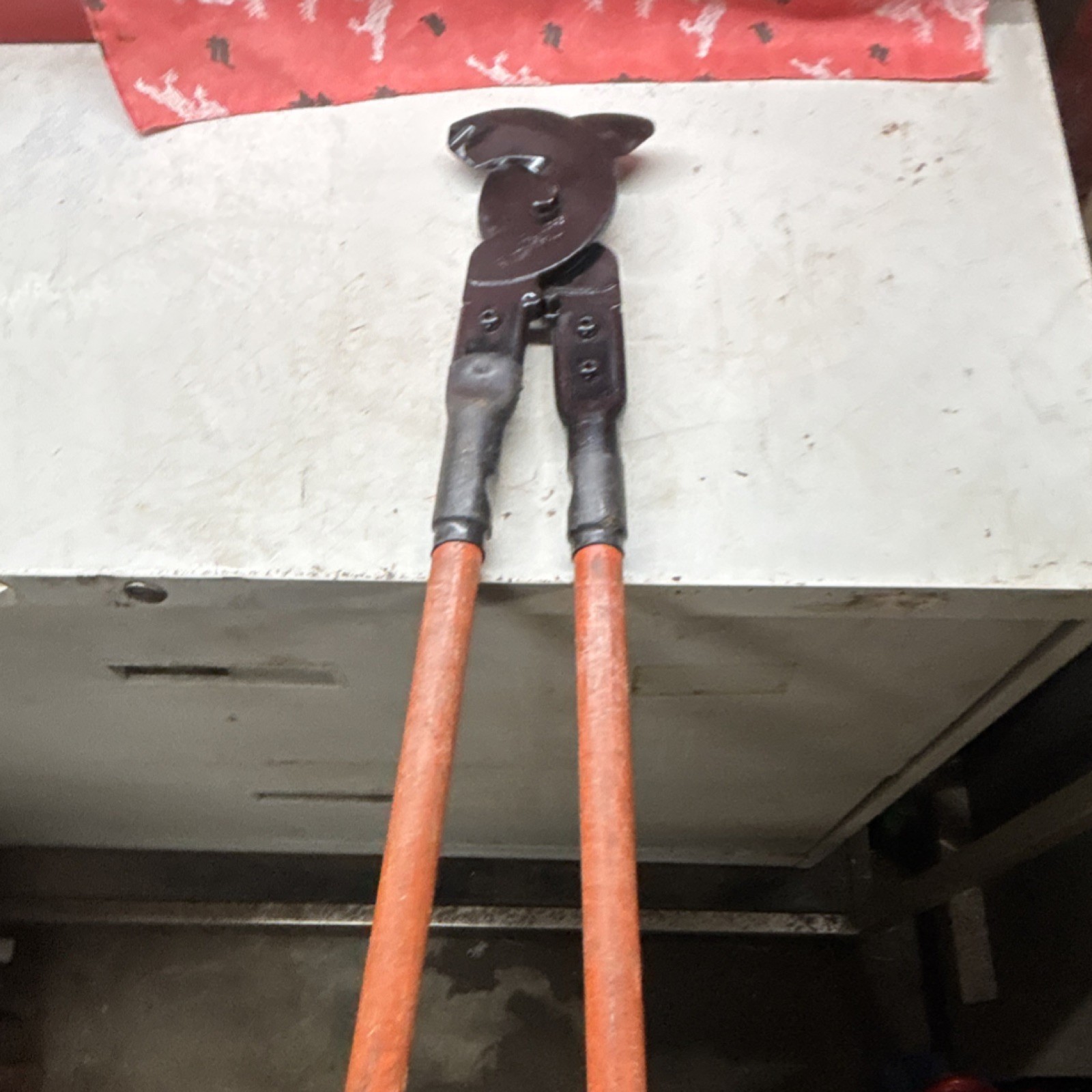 Klein Tools Manual Ratcheting Cable Cutter for Copper, 1 3/4” Max, 32 in #63045