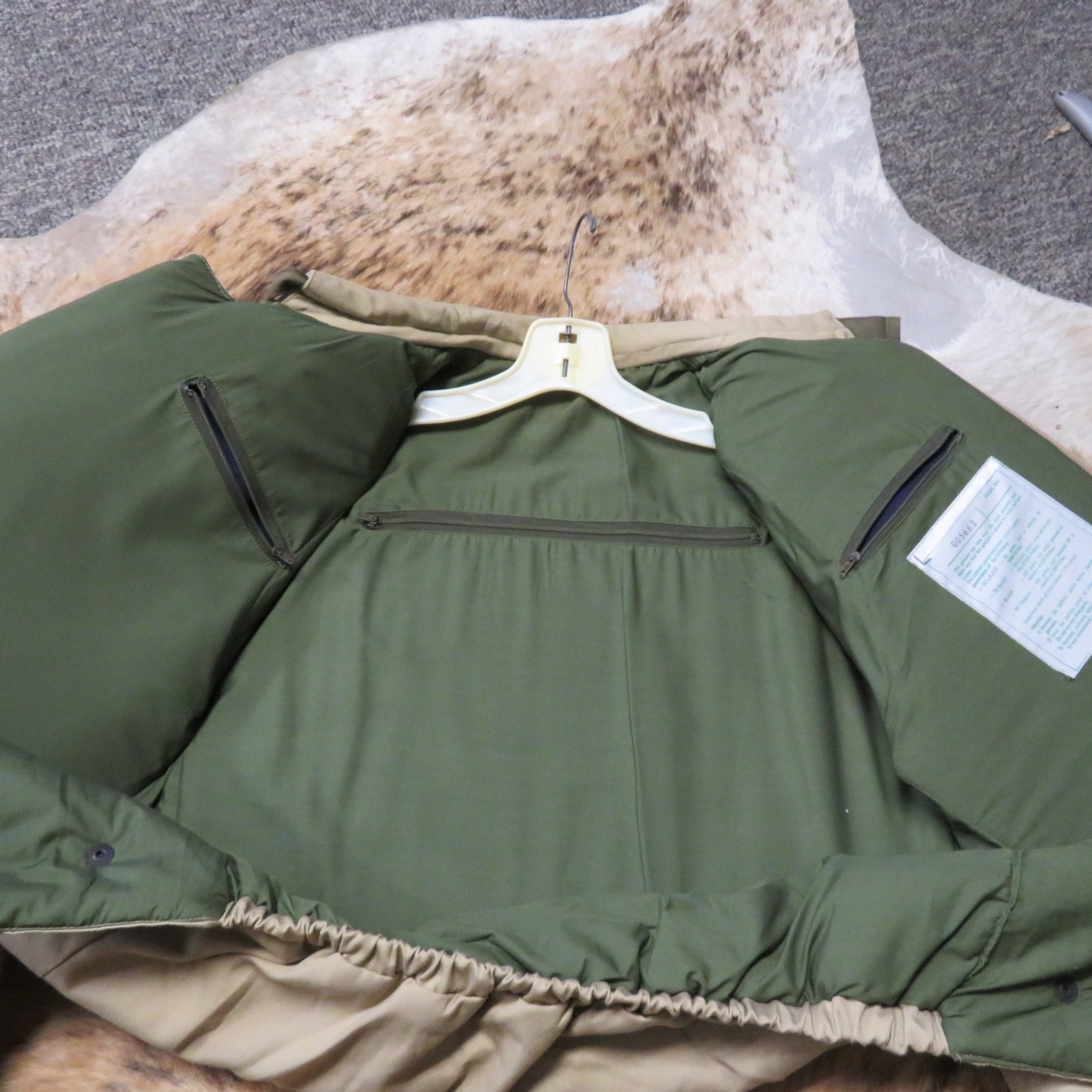VTG MILITARY/CIVILIAN BULLET PROOF FULL SIZE JACKET LARGE