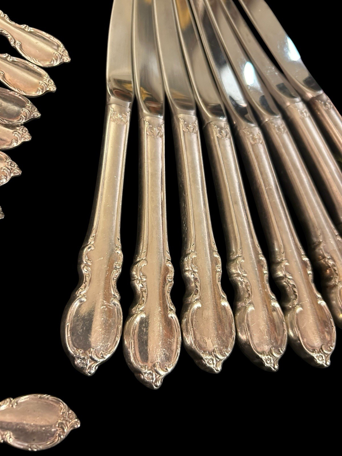 32 Pcs Set 1847 Rogers Bros Reflection Silverware Forks Spoons Knives Floral