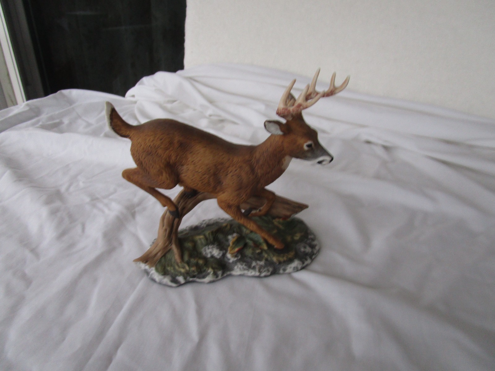 Masterpiece by Homco ~[ Porcelain Whitetail Buck Lifelike Figurine 1986 ] ~~!!!!
