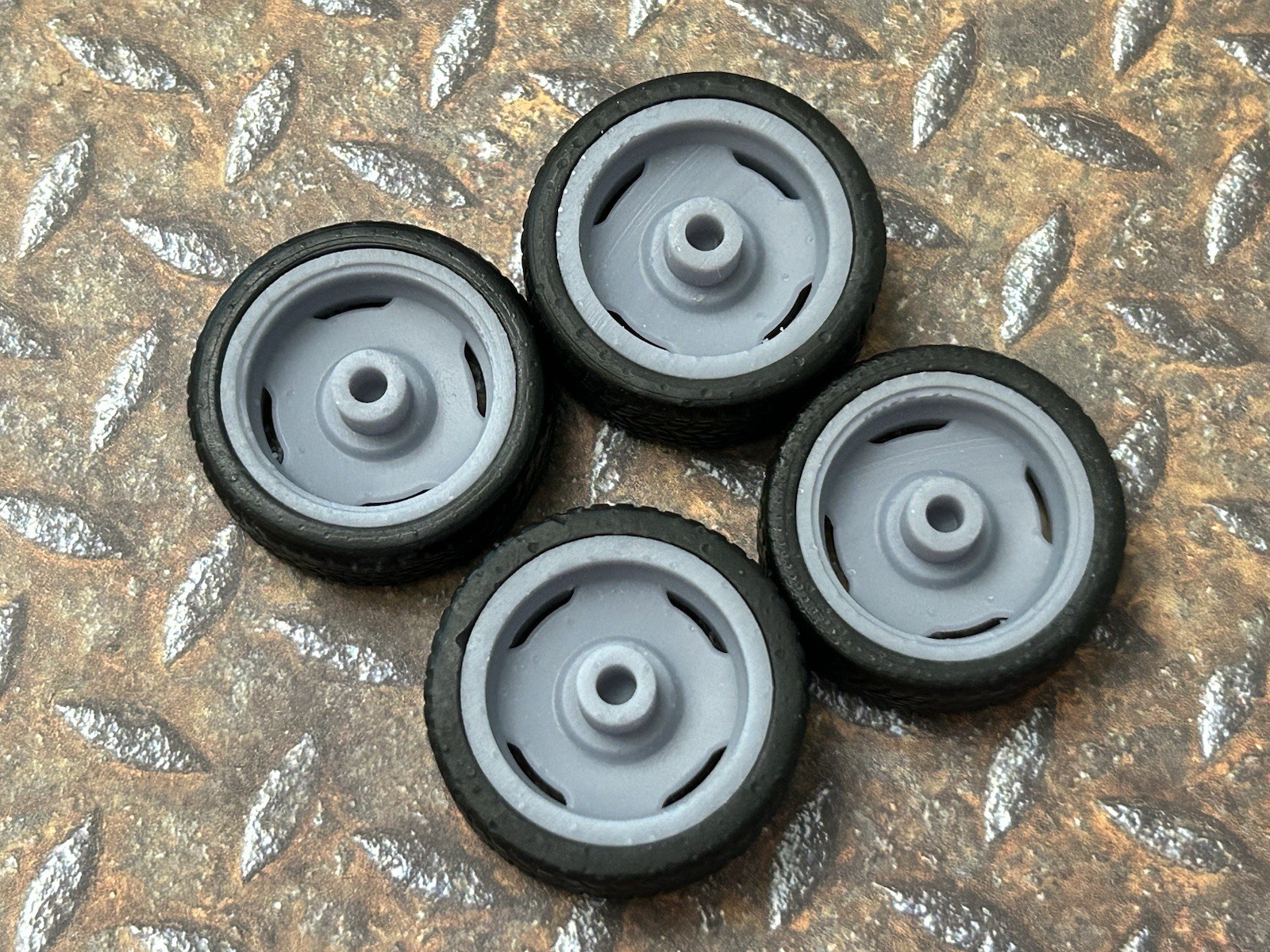 Resin 21/20 In: “Mopar Steel W/ Dog Dish” Model car Wheels/Tires 1/24 scale