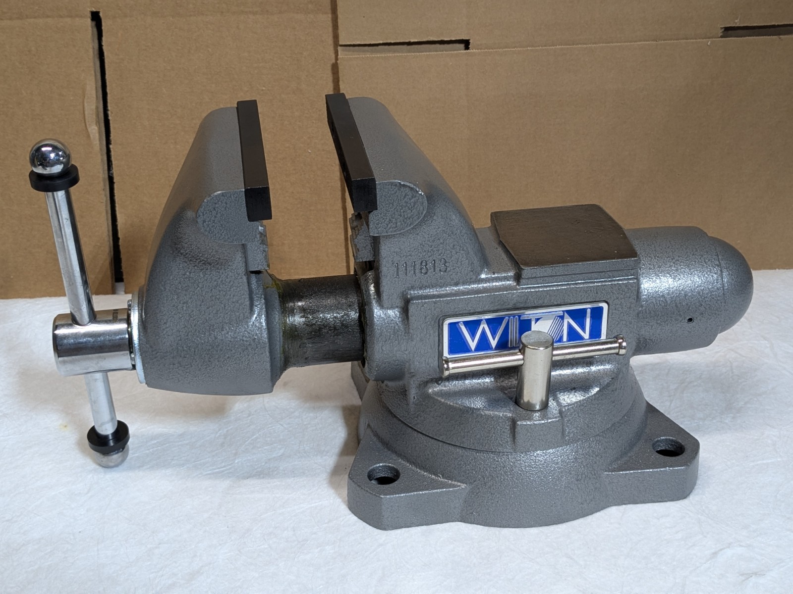 Wilton Tradesman Bench Vise w/ Swivel Base 5-1/2" Jaw Width 5" Opening Capacity