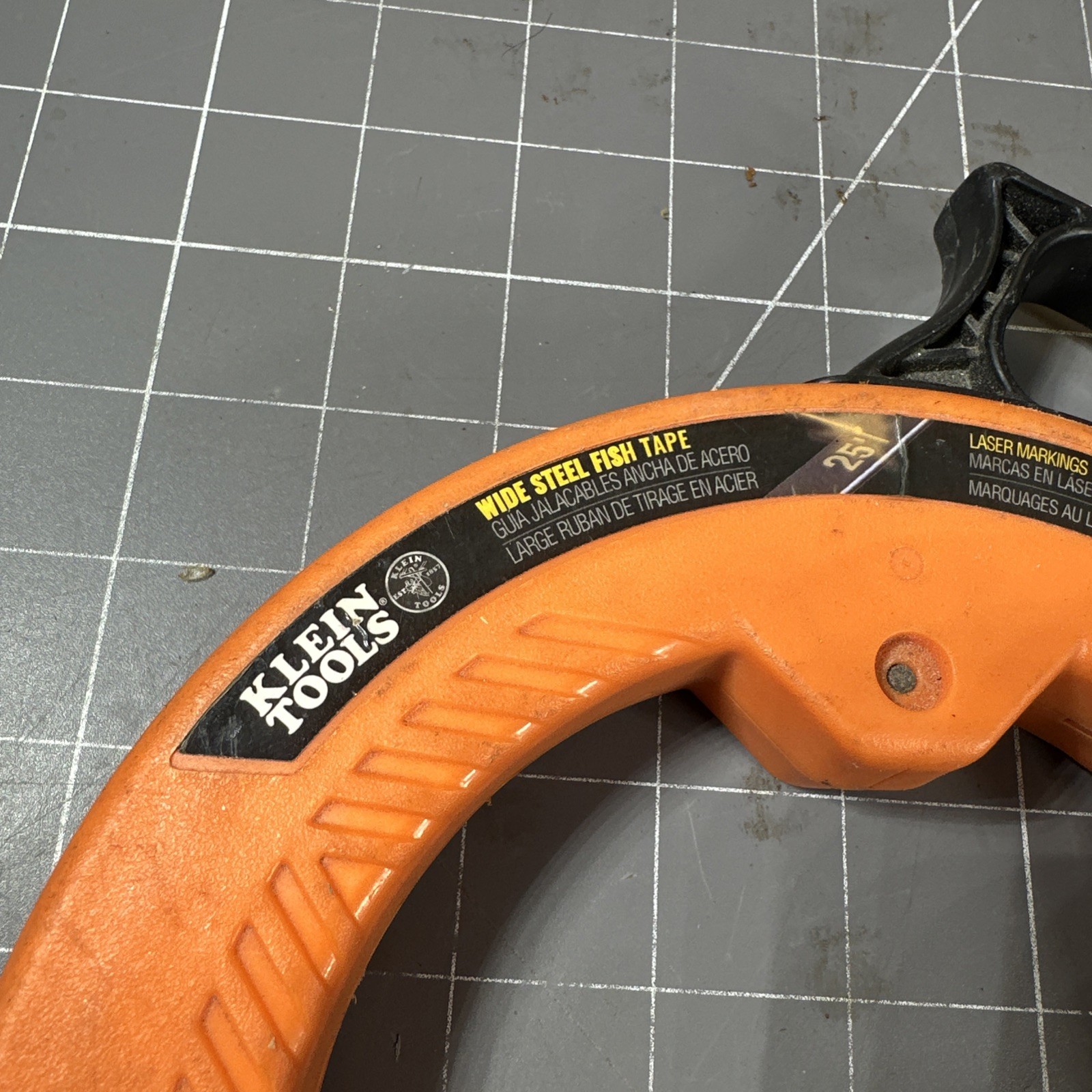 Klein Tools 56335 Wide Steel Fish Tape, 1/4-Inch x 25-Foot Orange Made In USA