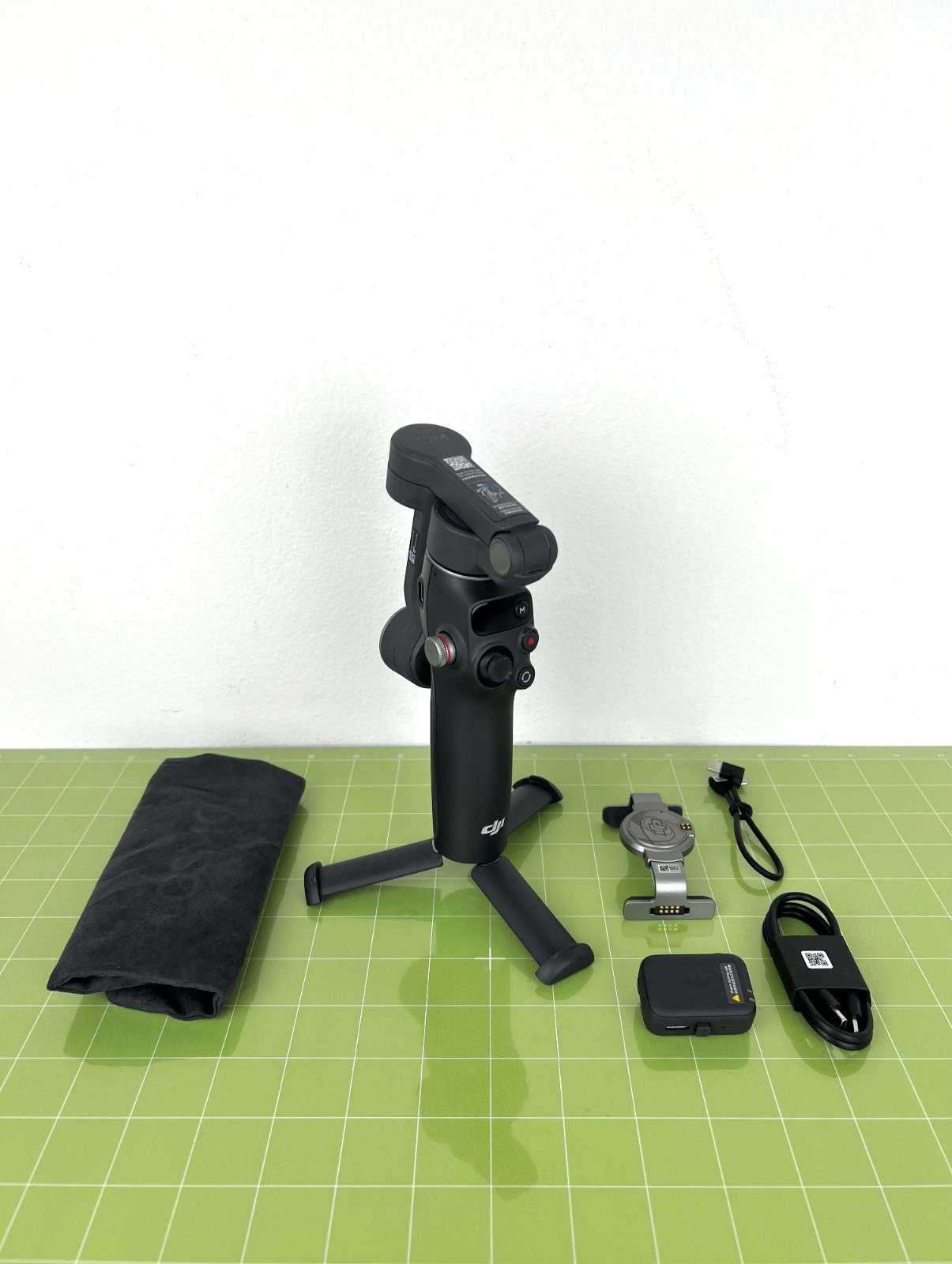 DJI Osmo Mobile 7P Smartphone 3-Axis Gimbal Stabilizer - Gray