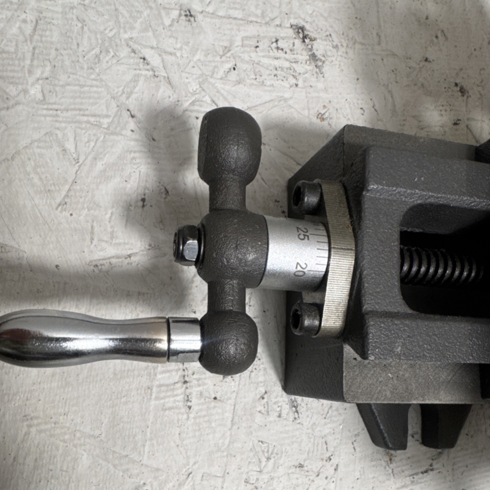 Palmgren 3.5" Jaw Width 3.25" Opening Cross Slide Machine Vise