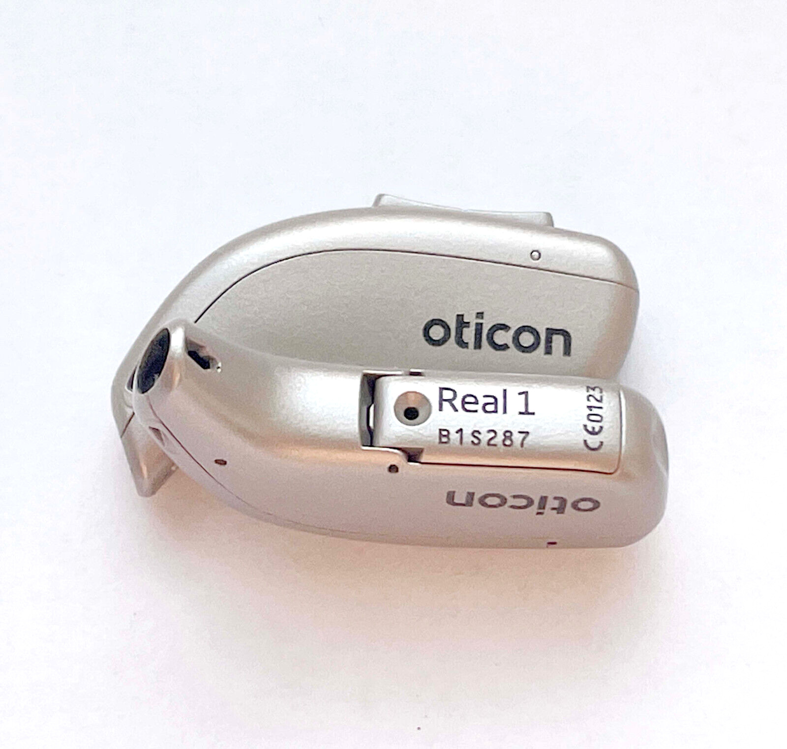 Used, 2x Oticon Real 1 Beige Color + w/Charger + Speakers Size 2/85 db