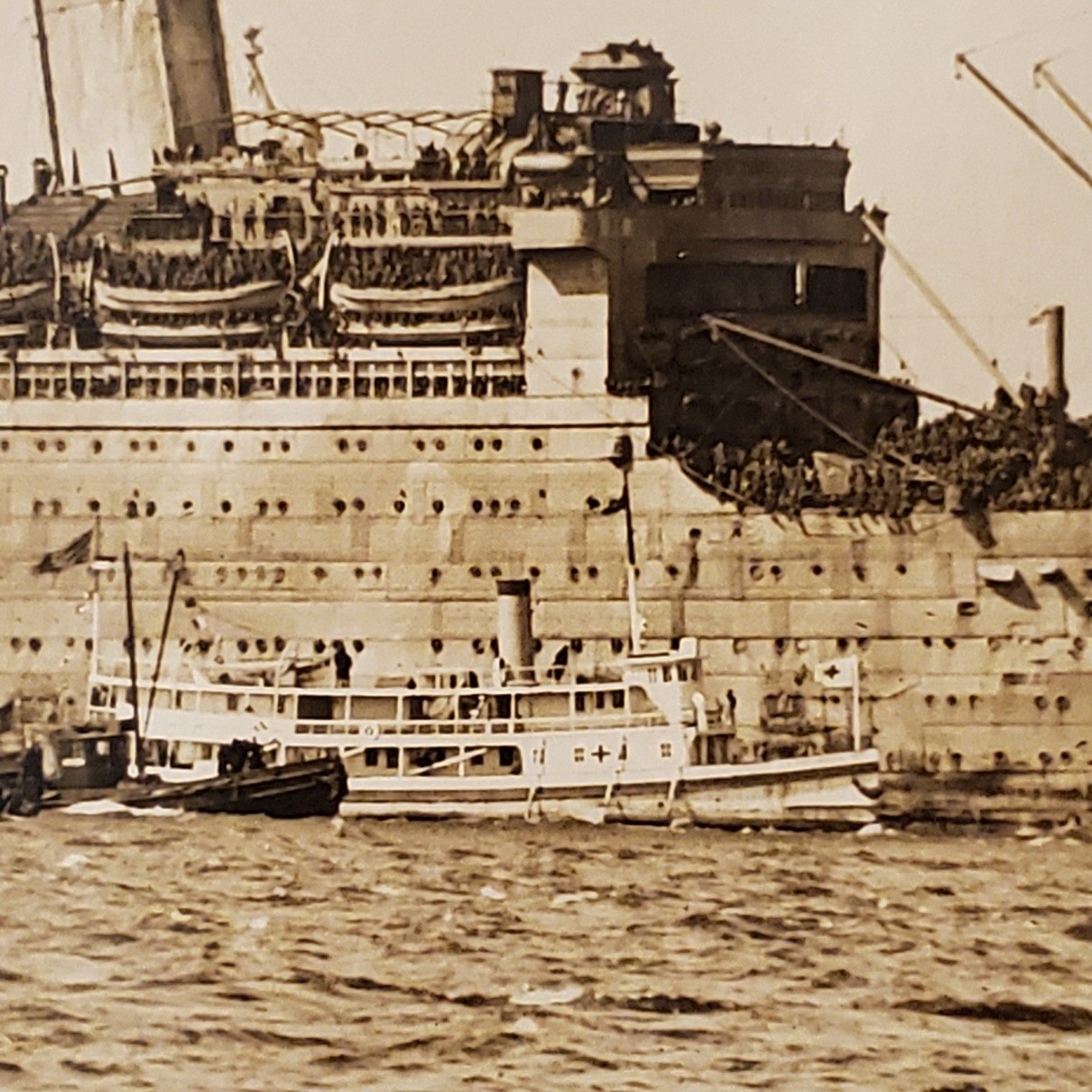 5158----WWI USS Leviathan transport ship photo 19.75 x 12