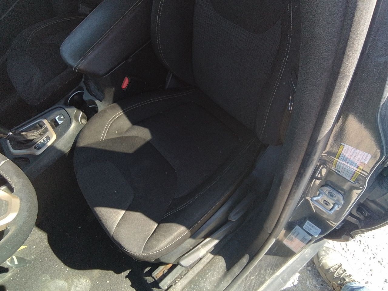 2015 Jeep Cherokee Radio Receiver 5" Display Screen w/o Satellite Radio