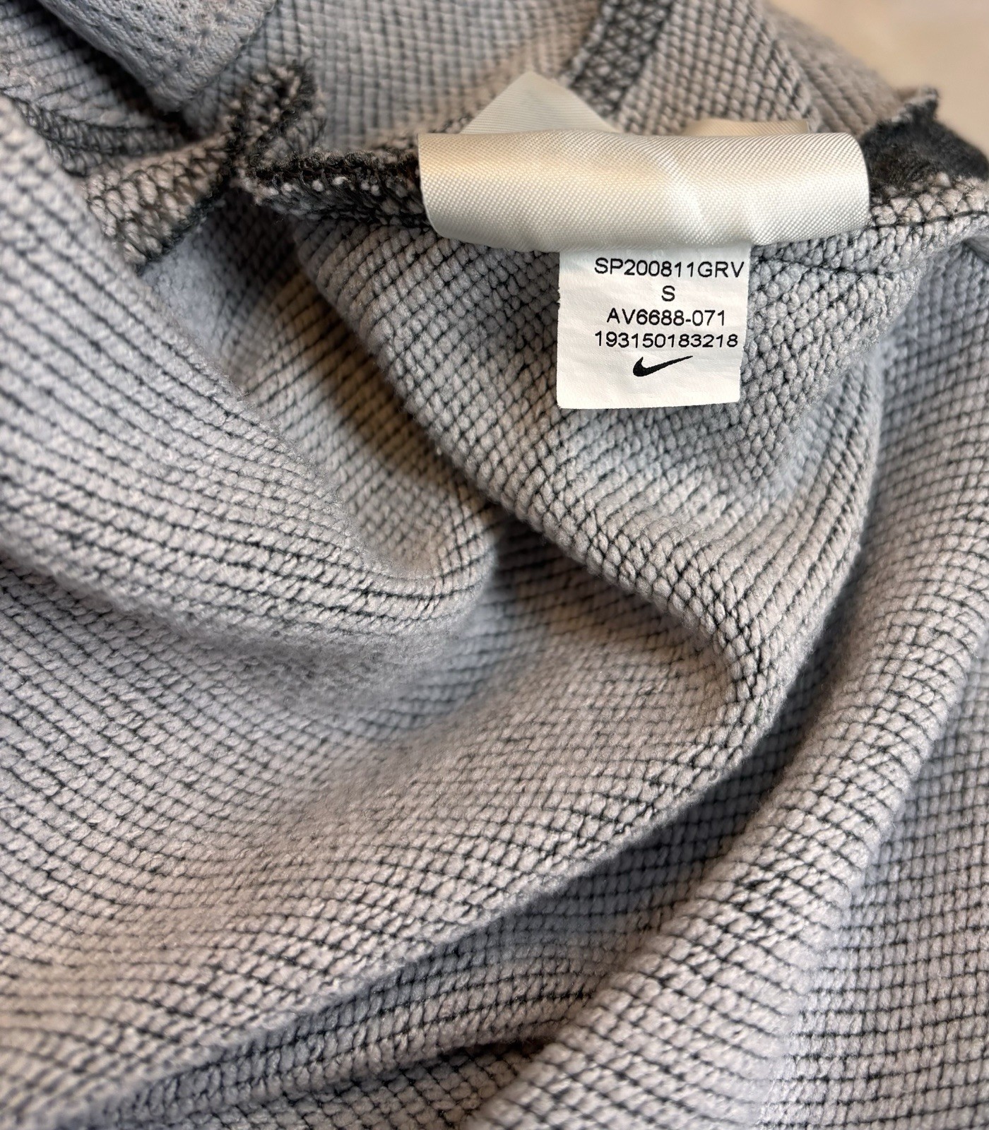 Nike Yoga Crew Pullover With Front Kangaroo Pocket Women’s Small Gray