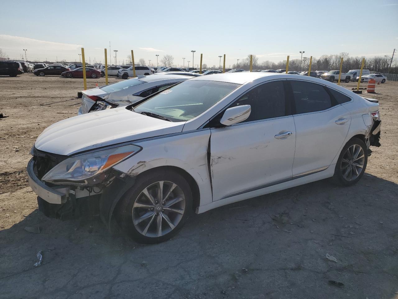 2016 Hyundai Azera Used White Deck Lid with Rear View Camera - OEM