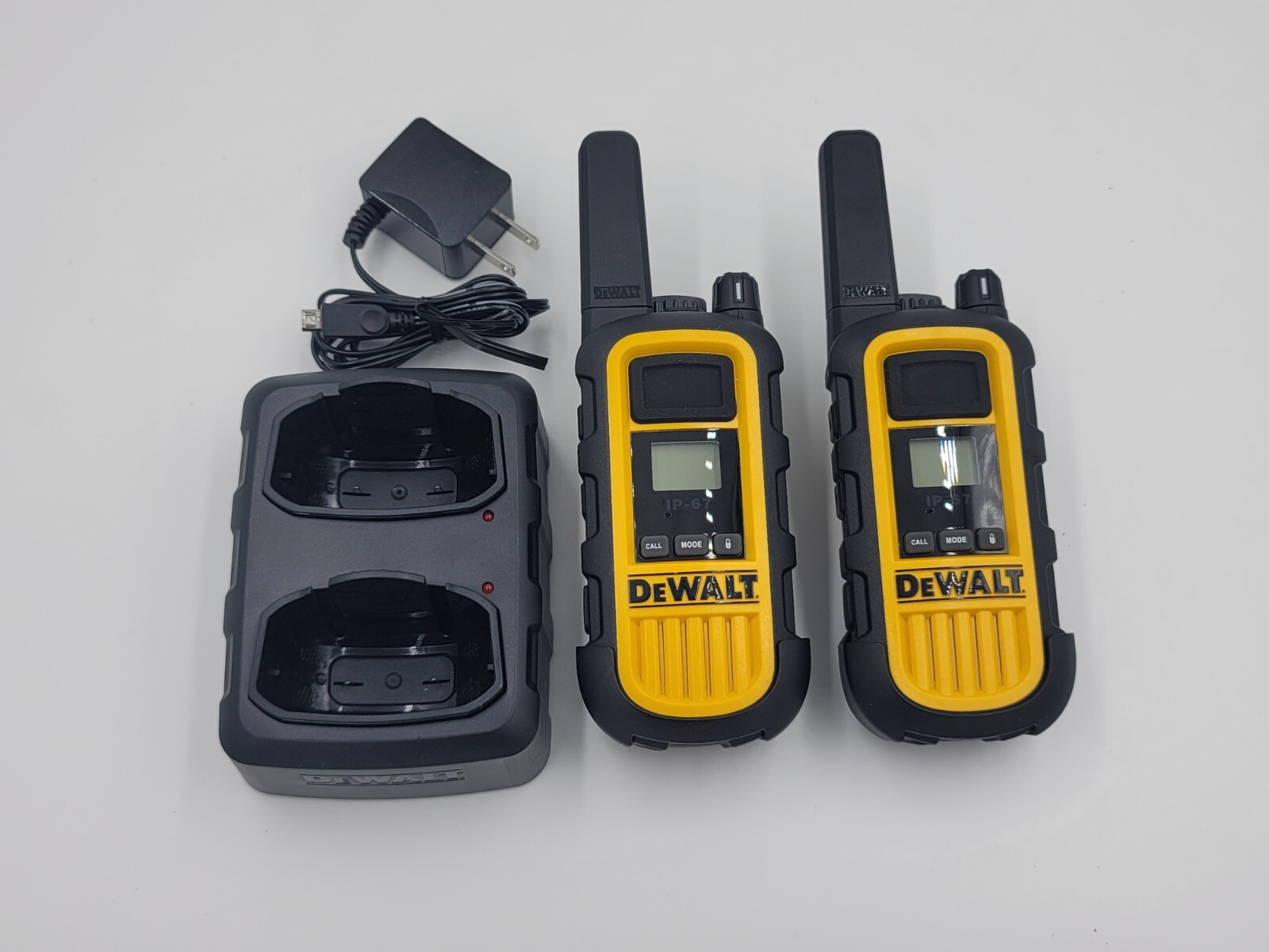 DeWalt DXFRS800 2 Watt Heavy Duty Walkie Talkies (2 Pack)