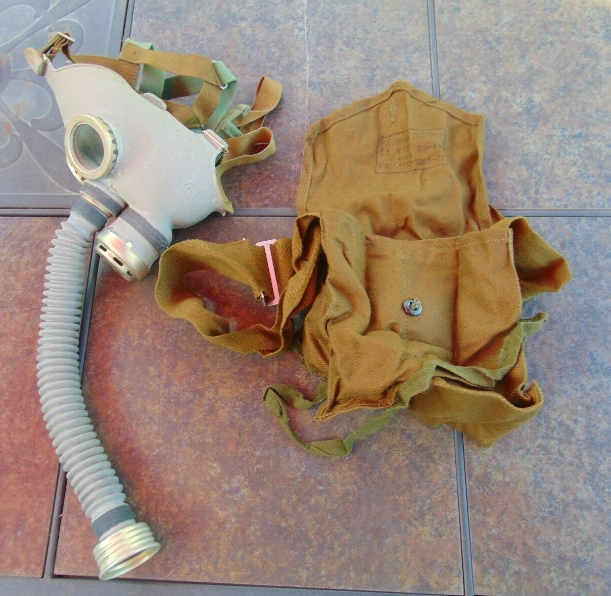 Russian Child's Cold WarGas Mask w/sack, new old stock, sizes 1-4, free shipping