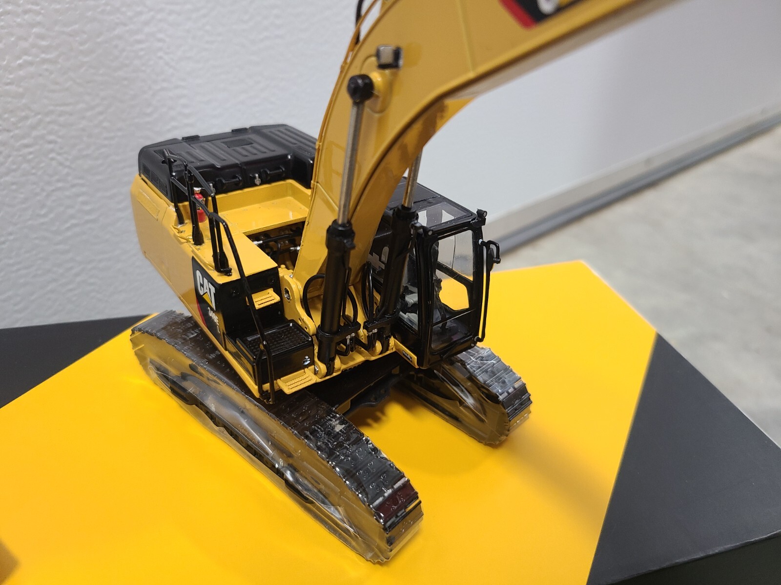 CCM 1/48 Scale Cat 349 E L Hydraulic Excavator Precision Diecast Model EXC