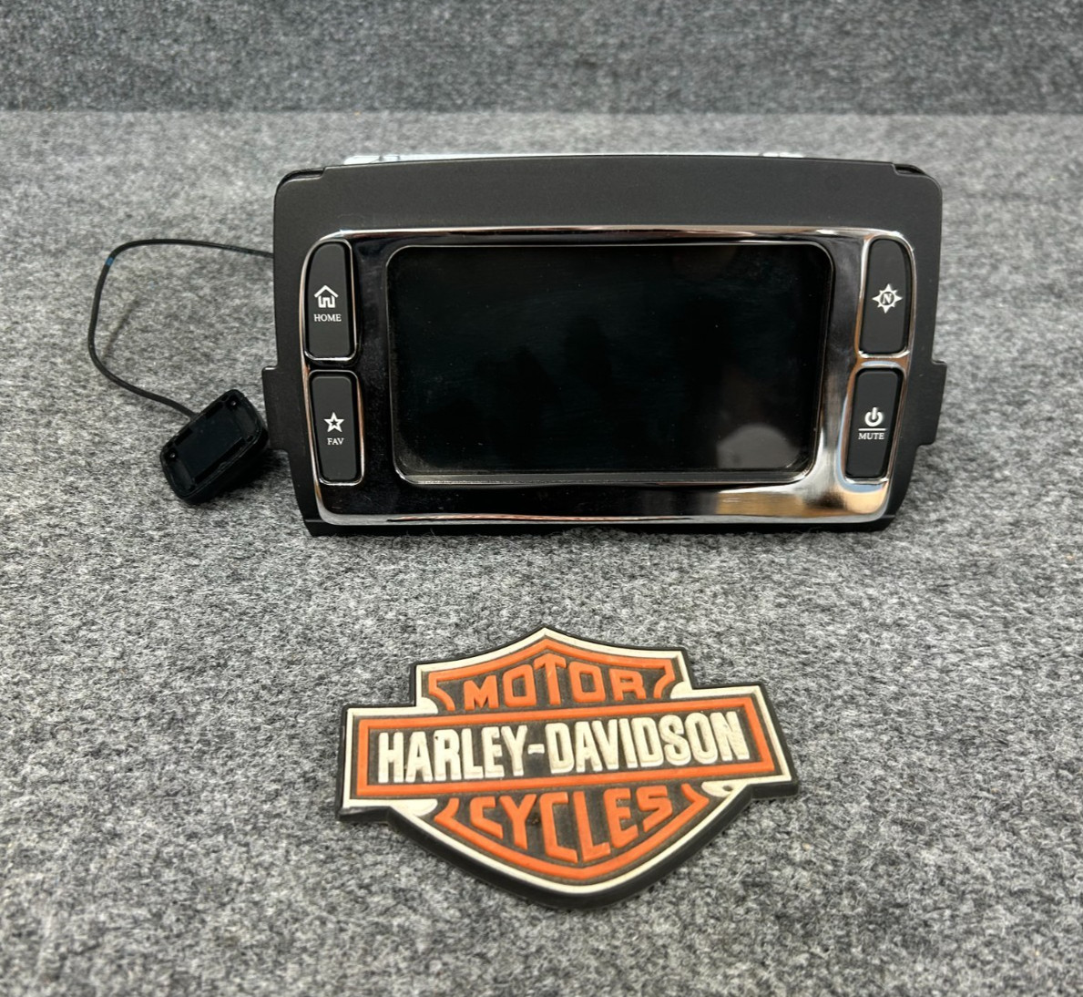 OEM HARLEY-DAVIDSON 14-18 TOURING BOOM Box GT 6.5 Radio/GPS 7600076A