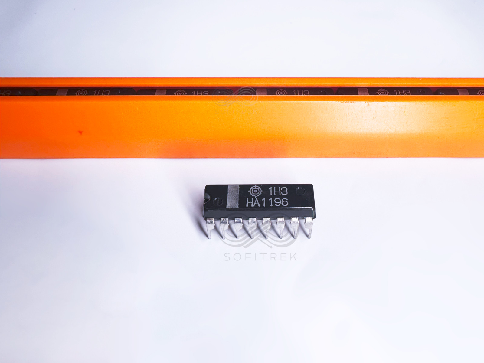 1X HA1196 HITACHI PLL FM Stereo Demodulator IC 55dB Separation DIP-16