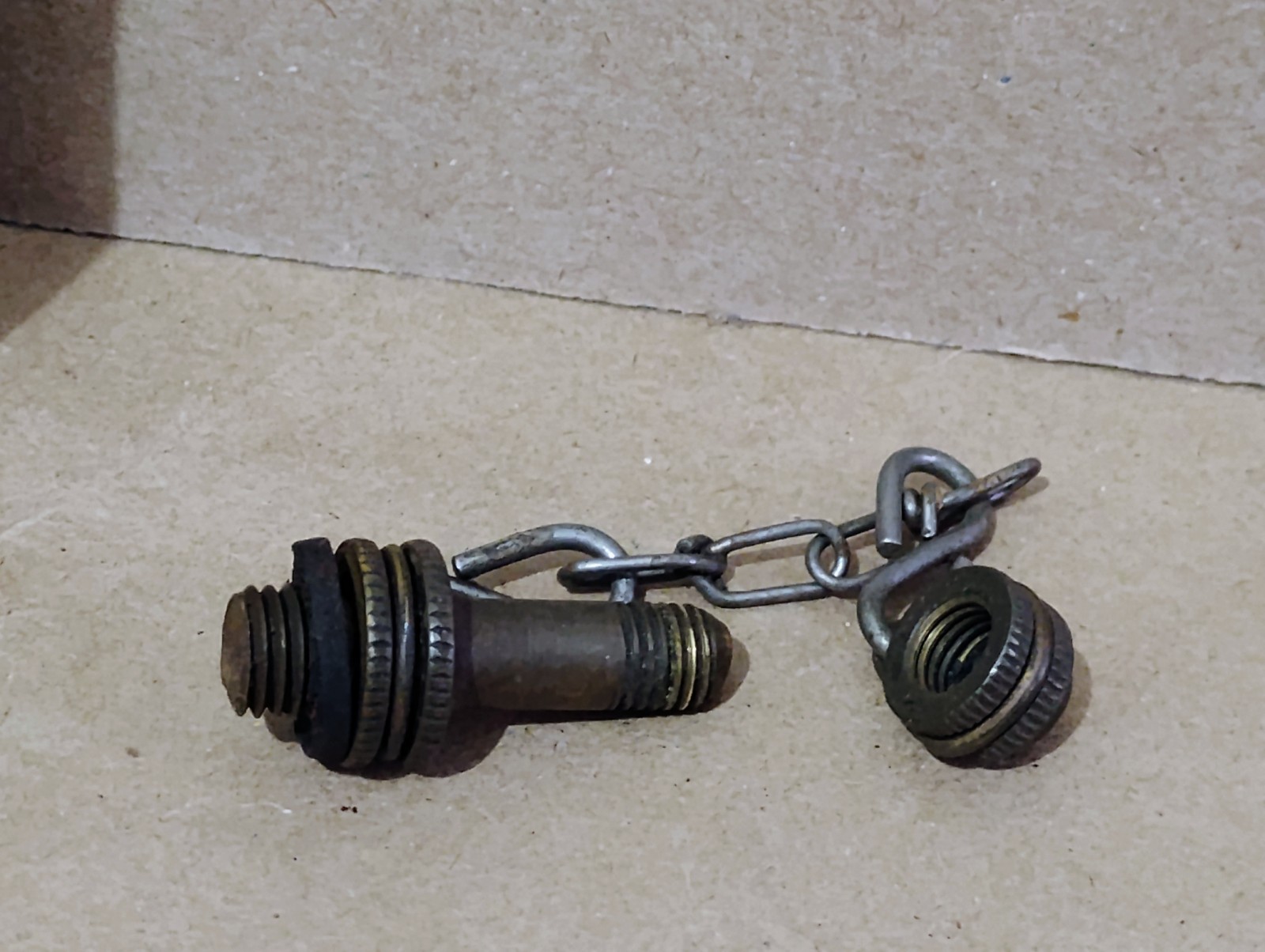 Vintage WWII US ARMY Military Gun Rifle Gunner Oiler Oil Flask Can w/Cap & Chain